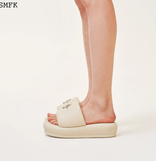 Compass Cross Classic White Slipper
