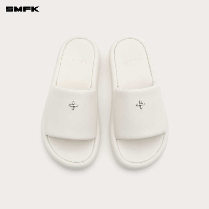 COMPASS BADGE CROSS SLIPPERS WOMEN'S SHOES SNOW MOUNTAIN WHITE