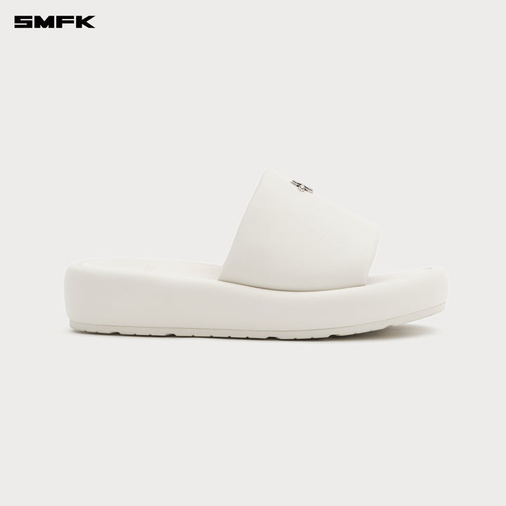COMPASS BADGE CROSS SLIPPERS WOMEN'S SHOES SNOW MOUNTAIN WHITE