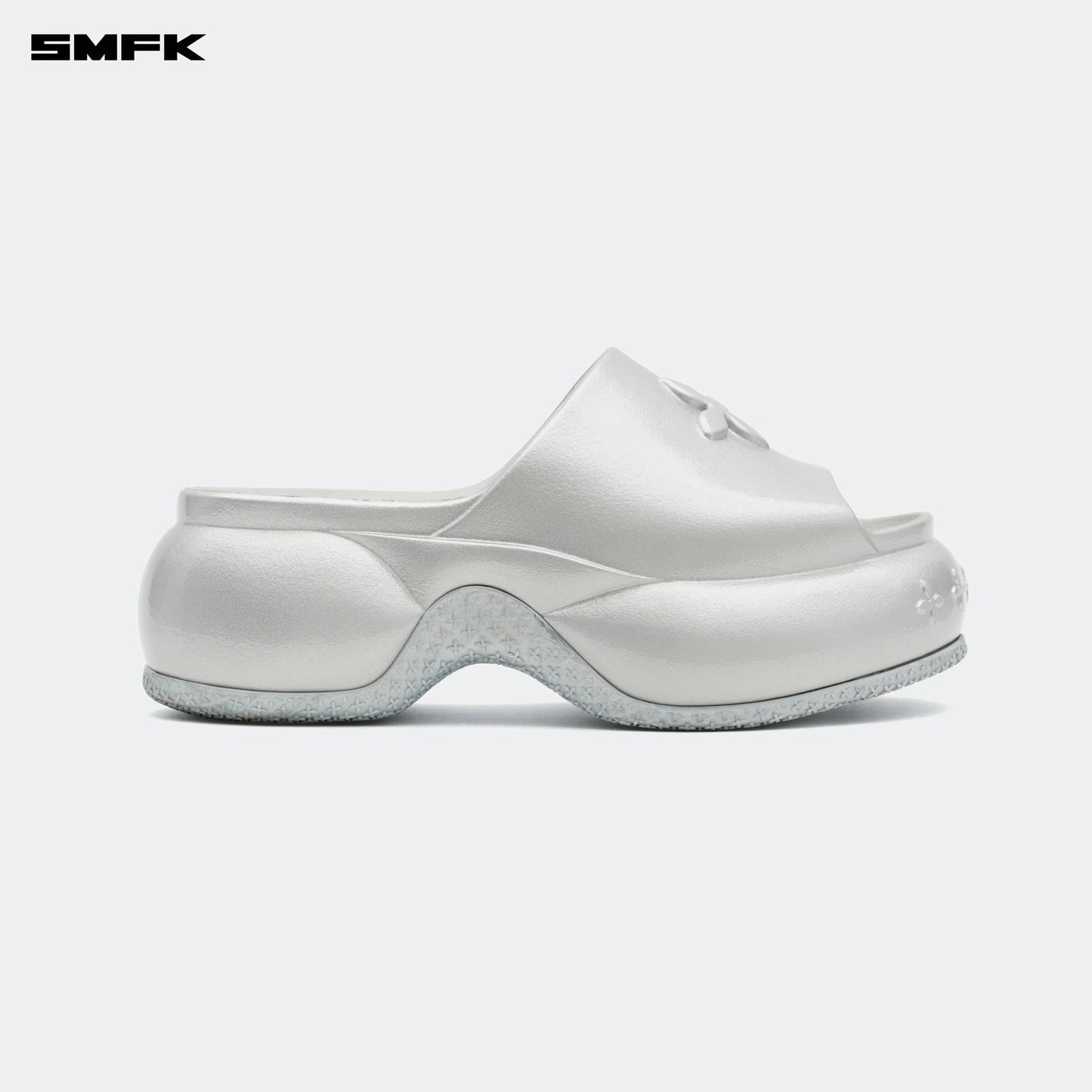 COMPASS WAVE PLATFORM BUMPER SANDALS IN SILVER