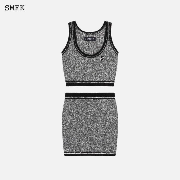 Compass Classical Black and White Knitted Set