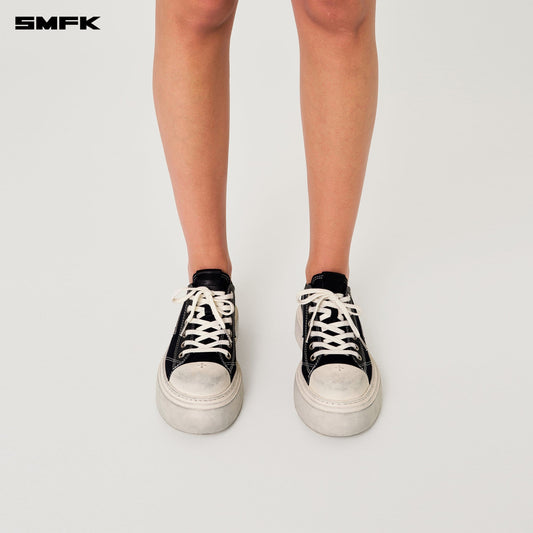 COMPASS METEOR ROVE LOW-TOP SNEAKER IN BLACK