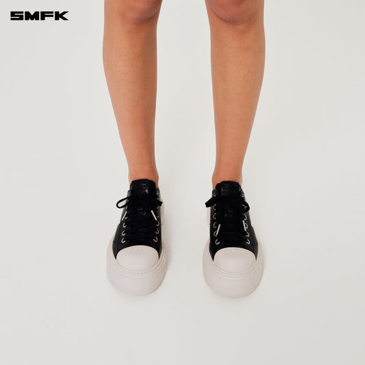 COMPASS METEOR ROVE LOW-TOP SNEAKER BLACK AND WHITE