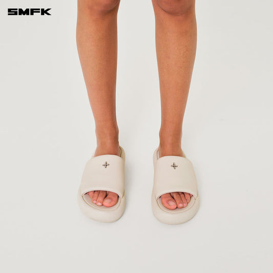COMPASS BADGE CROSS SLIPPERS WOMEN'S SHOES SNOW MOUNTAIN WHITE