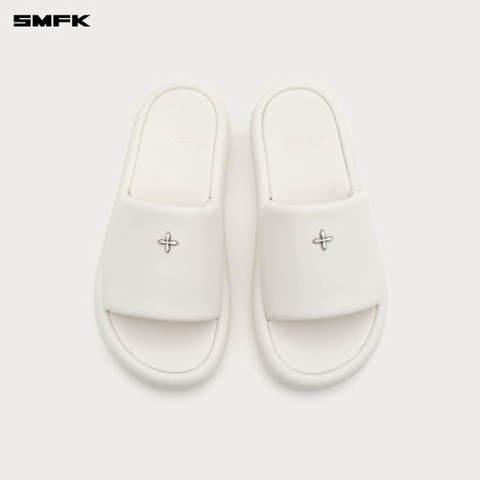 COMPASS BADGE CROSS SLIPPERS WOMEN'S SHOES SNOW MOUNTAIN WHITE
