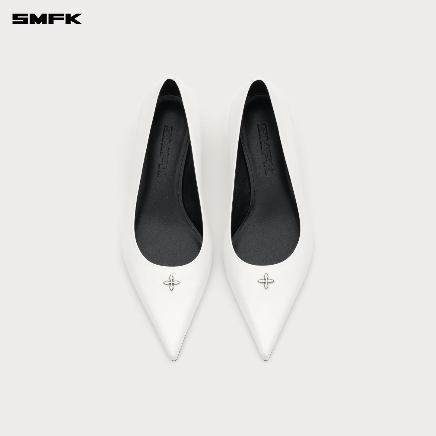 COMPASS RIVET CLASSIC LOW HEELS 3CM IN WHITE