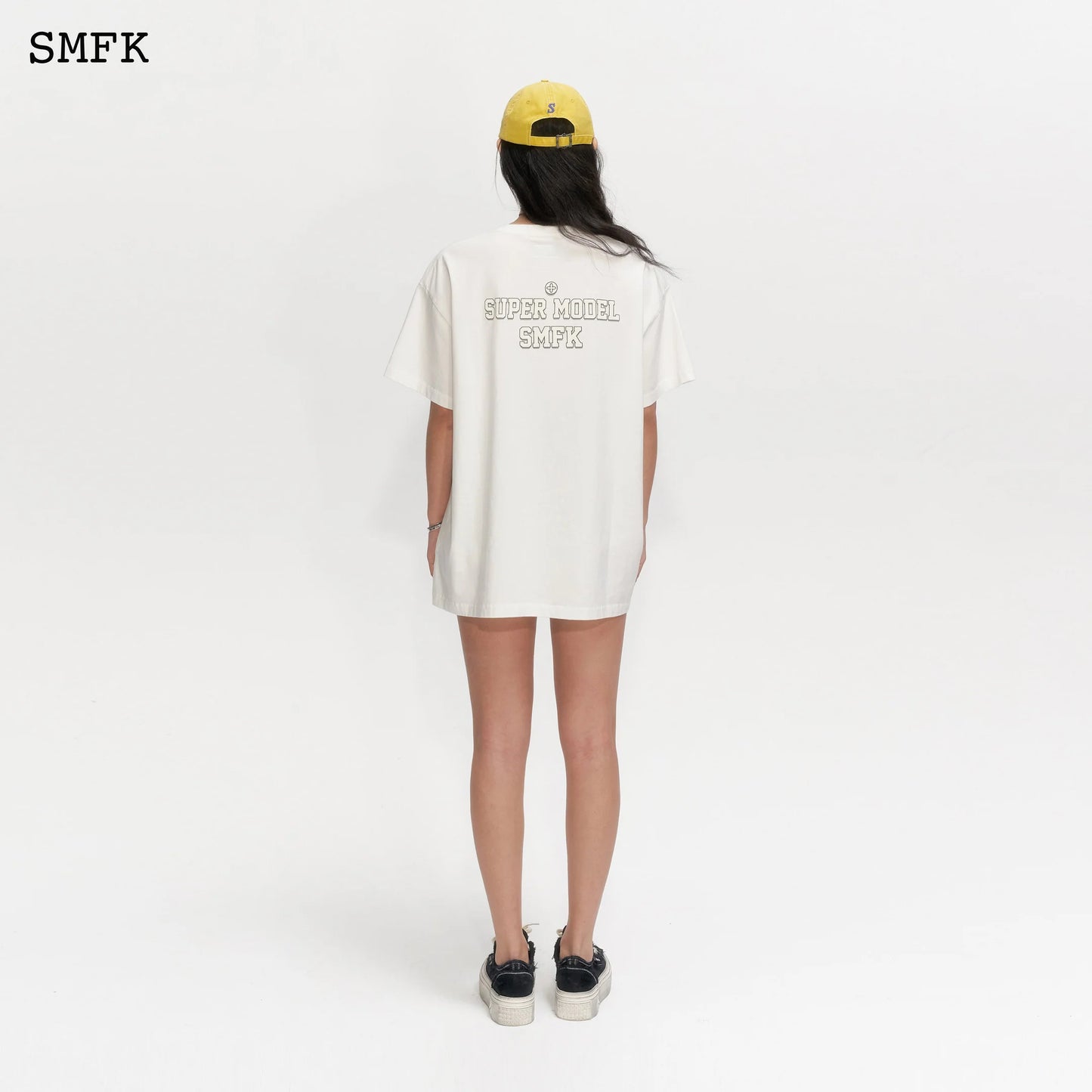 Oversized Model White T-shirt