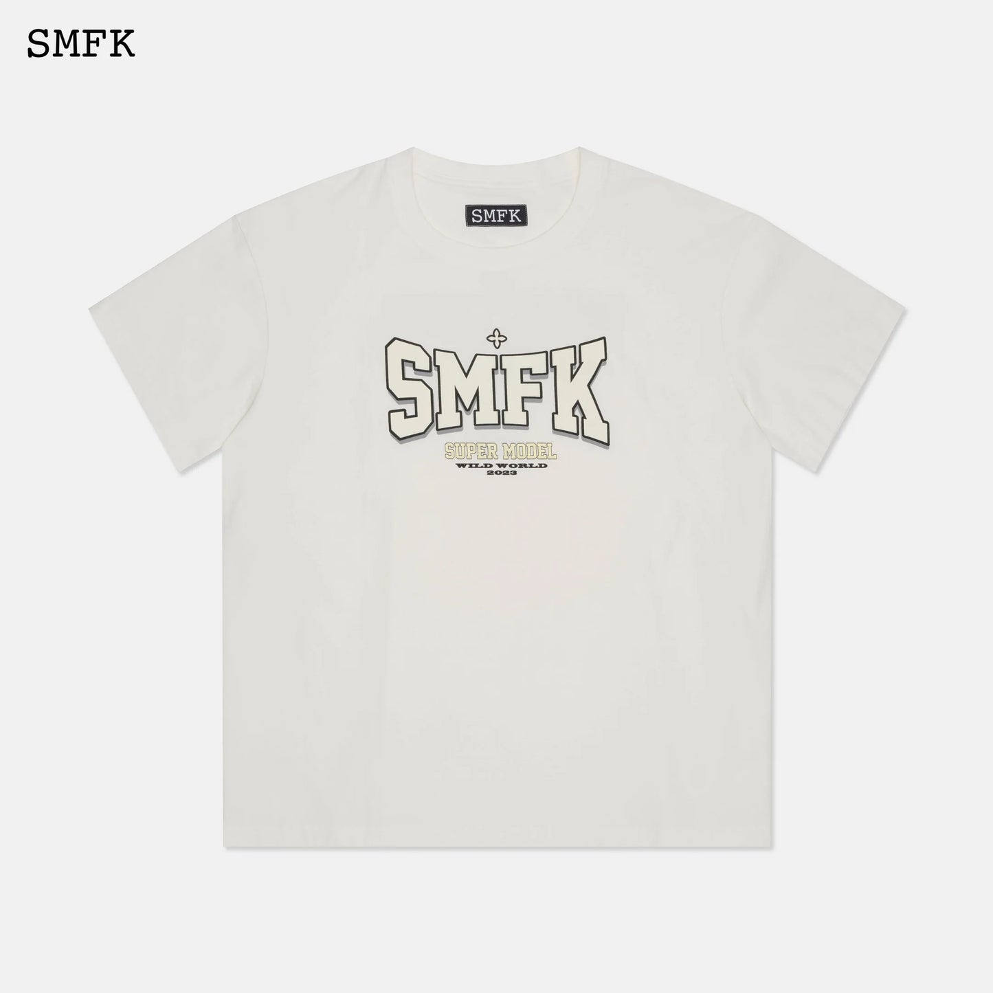 Oversized Model White T-shirt