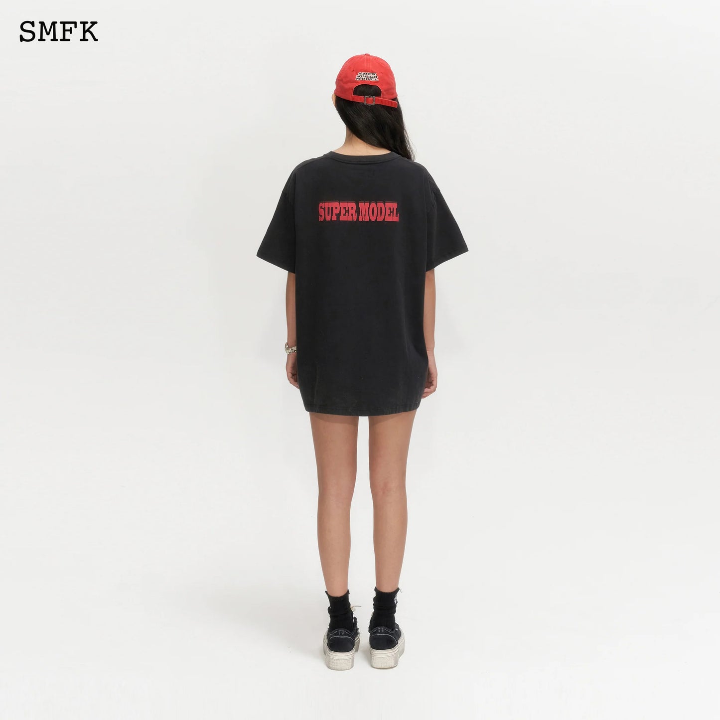 Oversized Model Black T-shirt