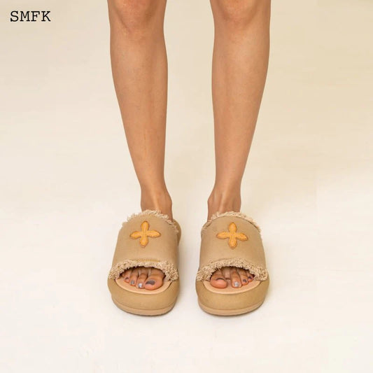 Compass Wheat Bread Shape Sandal