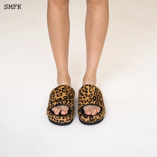 Compass Leopard Fur Classic Slipper