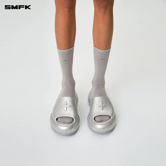 COMPASS WAVE PLATFORM BUMPER SANDALS IN SILVER