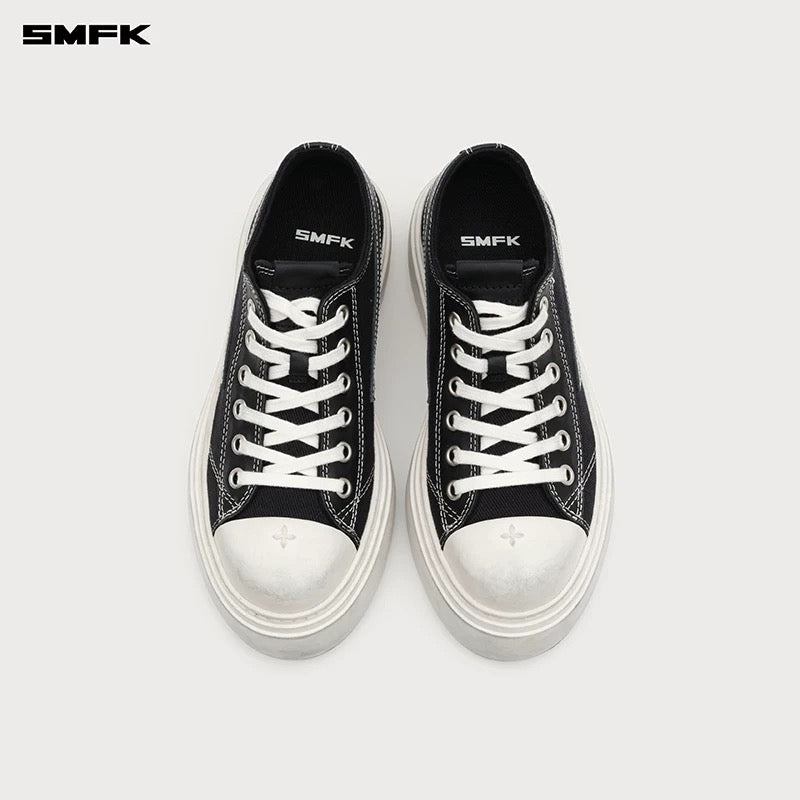 COMPASS METEOR ROVE LOW-TOP SNEAKER IN BLACK