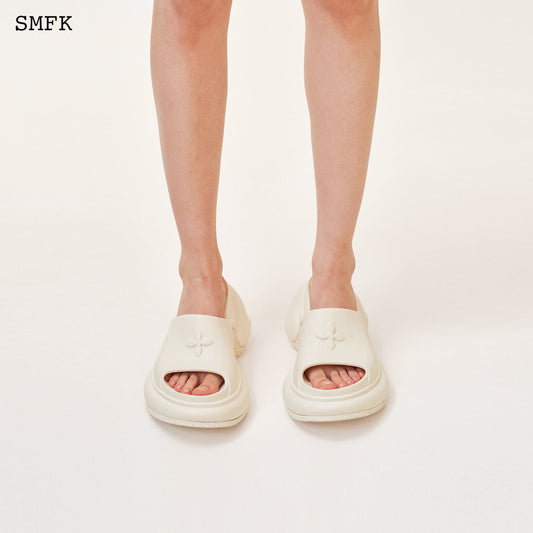 Compass Wave High-Heel Bumper Sandal In White
