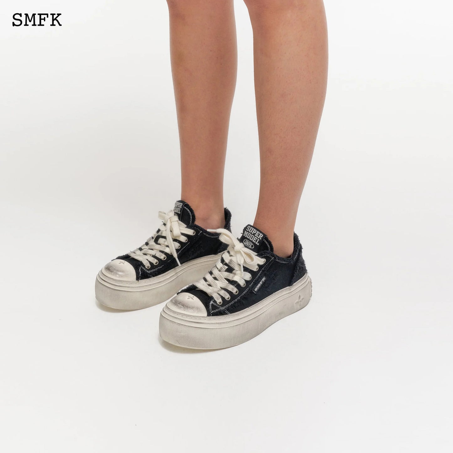 Super Model Retro Black Skater Shoes