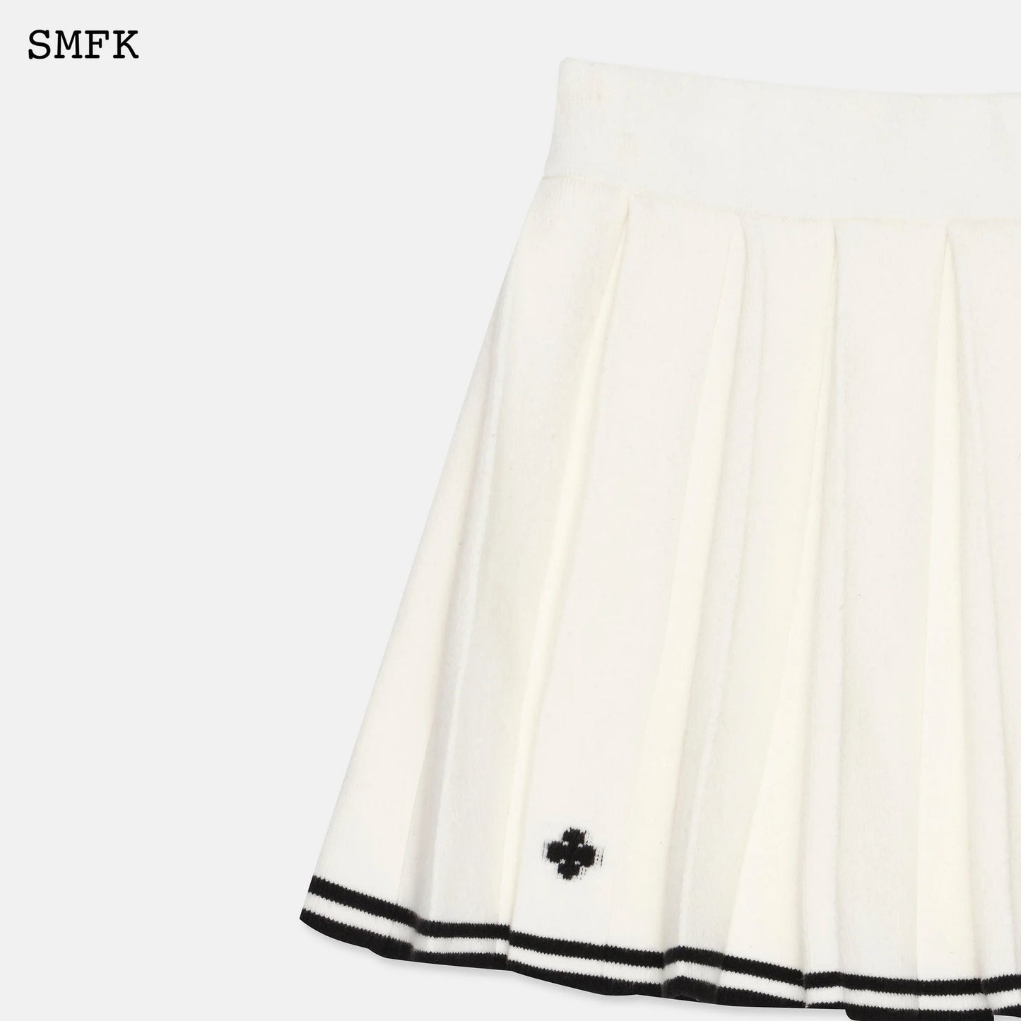 Compass Academy White Cashmere Pleated Skirt