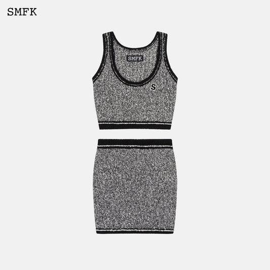 Compass Classical Black and White Knitted Set